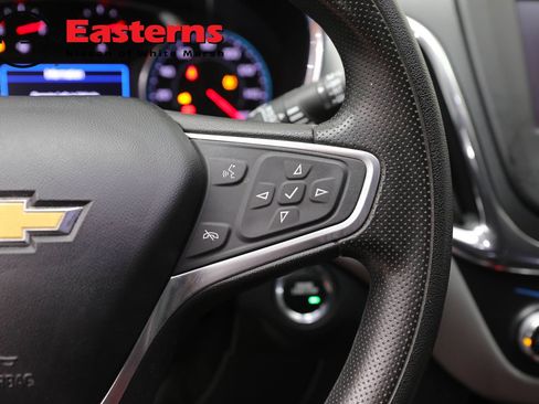 Used 2022 Chevrolet Equinox LT FWD image 16