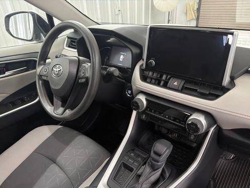 Used 2024 Toyota RAV4 XLE w/ Convenience Package FWD image 23