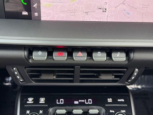 Used 2025 Porsche 911 Carrera image 33