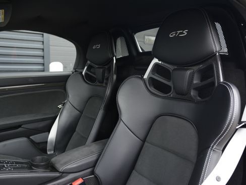 Certified 2025 Porsche 718 Boxster GTS RWD image 5