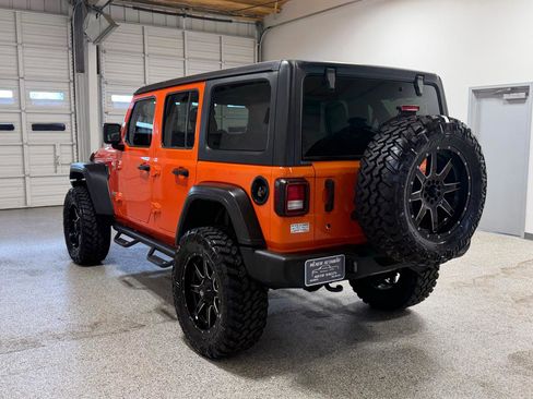 Used 2018 Jeep Wrangler Unlimited Sport S image 2