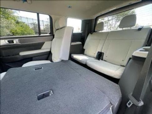 New 2025 Hyundai Santa Fe SE image 17