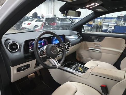 Certified 2026 Mercedes-Benz GLA 250 4MATIC image 4