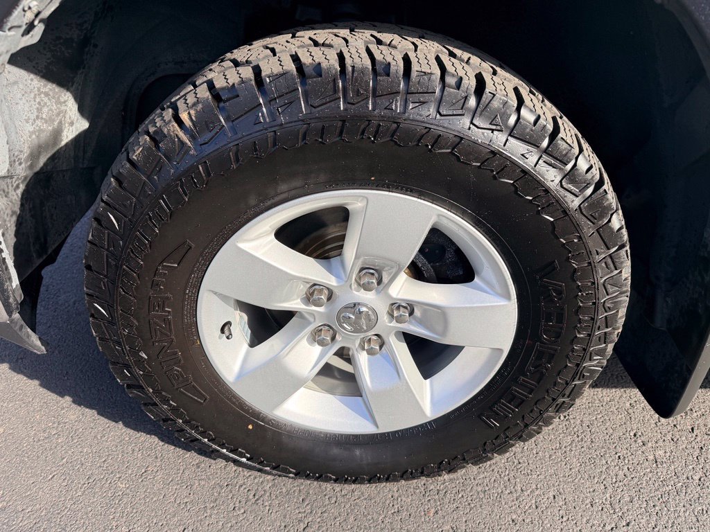 Used 2015 RAM 1500 ST w/ SXT Appearance Group AWD/4WD image 15