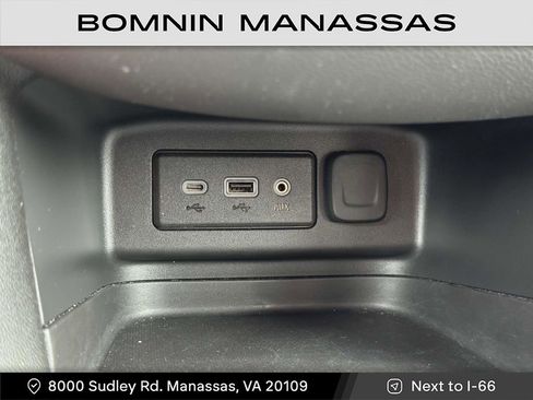 Used 2023 Chevrolet Equinox LT image 24