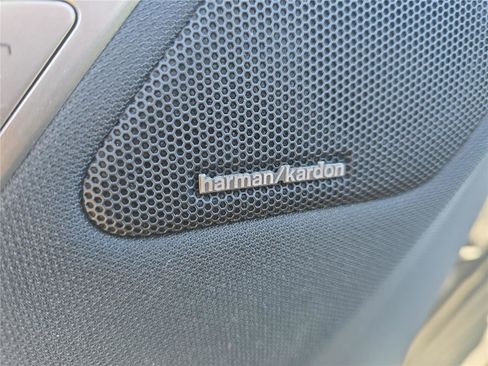 Used 2023 BMW iX xDrive50 w/ Premium Package image 25