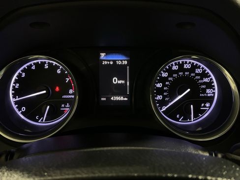 Used 2019 Toyota Camry LE image 23