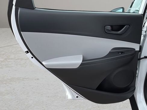Used 2023 Hyundai Kona SE FWD image 13