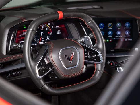 Used 2023 Chevrolet Corvette Stingray Premium Conv w/ Z51 Performance Package RWD image 21