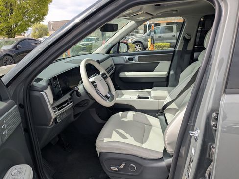 Used 2025 Hyundai Santa Fe Limited AWD/4WD image 19