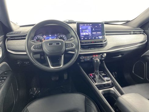 Used 2023 Jeep Compass Latitude w/ Convenience Group AWD/4WD image 18
