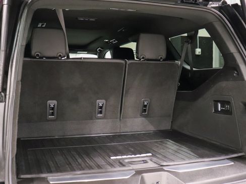 Used 2022 Cadillac Escalade ESV Premium Luxury image 10