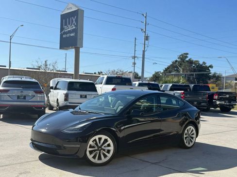 Used 2023 Tesla Model 3 Standard Range image 1