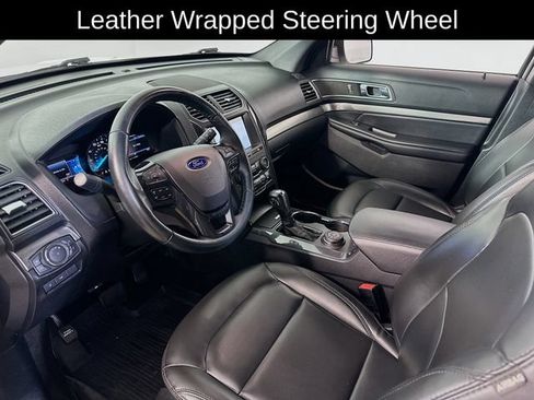 Used 2019 Ford Explorer XLT w/ Equipment Group 202A AWD/4WD image 11