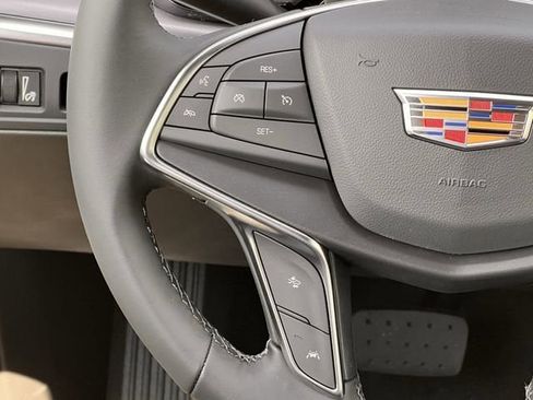 New 2026 Cadillac XT5 Luxury image 12
