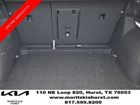 Used 2024 Volkswagen Taos SE w/ Panoramic Sunroof Package FWD image 32