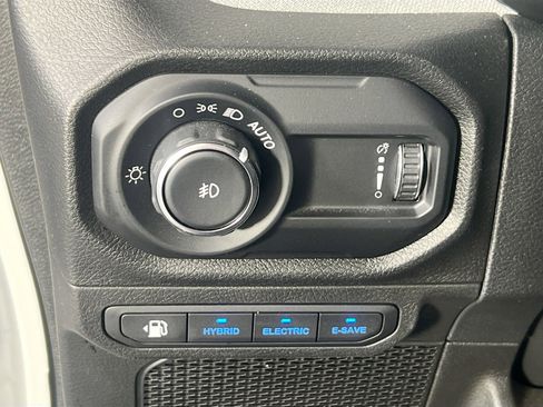 Used 2024 Jeep Wrangler Willys image 10