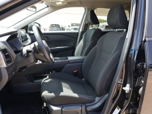 Used 2024 Nissan Rogue S FWD image 11