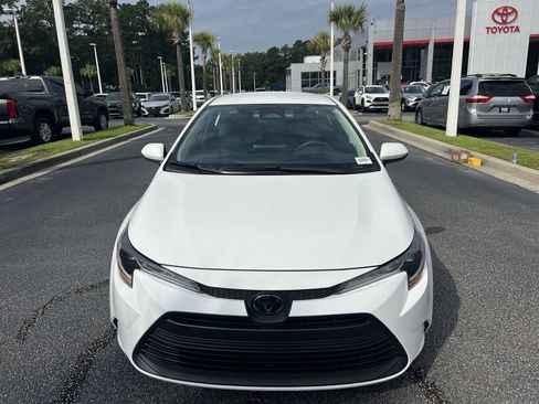 Used 2026 Toyota Corolla LE FWD image 3