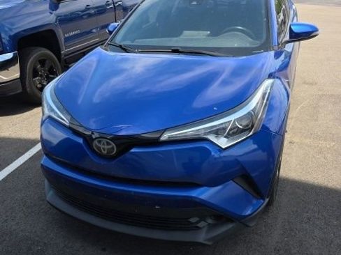 Used 2018 Toyota C-HR XLE FWD image 1