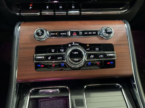 Used 2024 Lincoln Aviator Reserve w/ Elements Package Plus RWD image 18