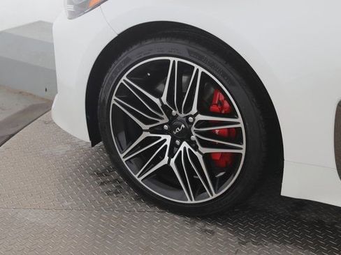 Used 2022 Kia Stinger GT2 image 13