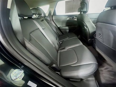 Used 2025 Kia Sportage EX w/ Premium Package image 29