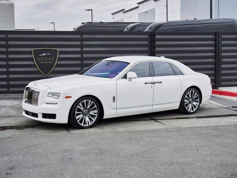 Used 2019 Rolls-Royce Ghost image 11