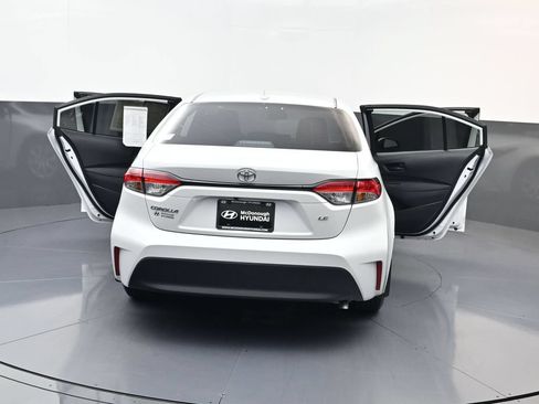 Used 2025 Toyota Corolla LE FWD image 28