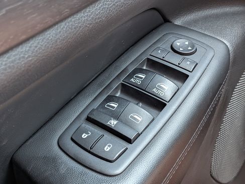 Used 2017 Jeep Grand Cherokee Altitude AWD/4WD image 31
