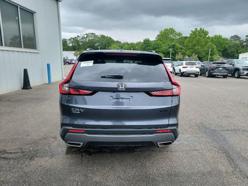 Used 2025 Honda CR-V Sport image 4