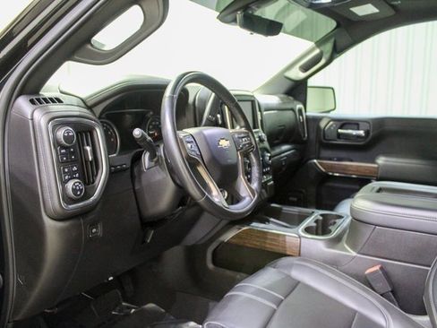 Used 2022 Chevrolet Silverado 1500 High Country w/ Technology Package image 8