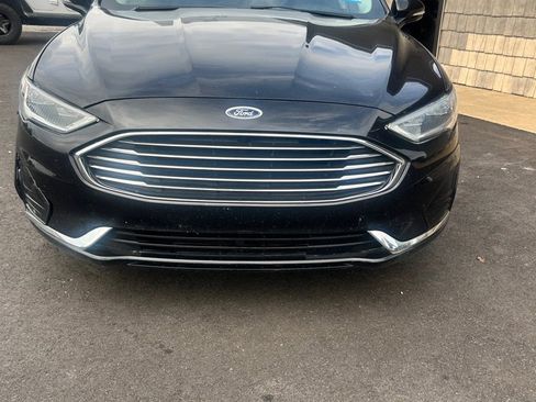 Used 2019 Ford Fusion SEL AWD/4WD image 2