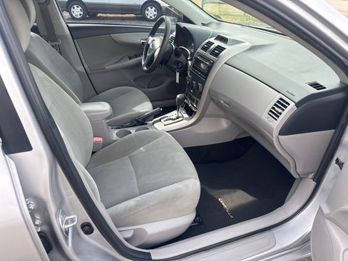 Used 2012 Toyota Corolla LE image 25