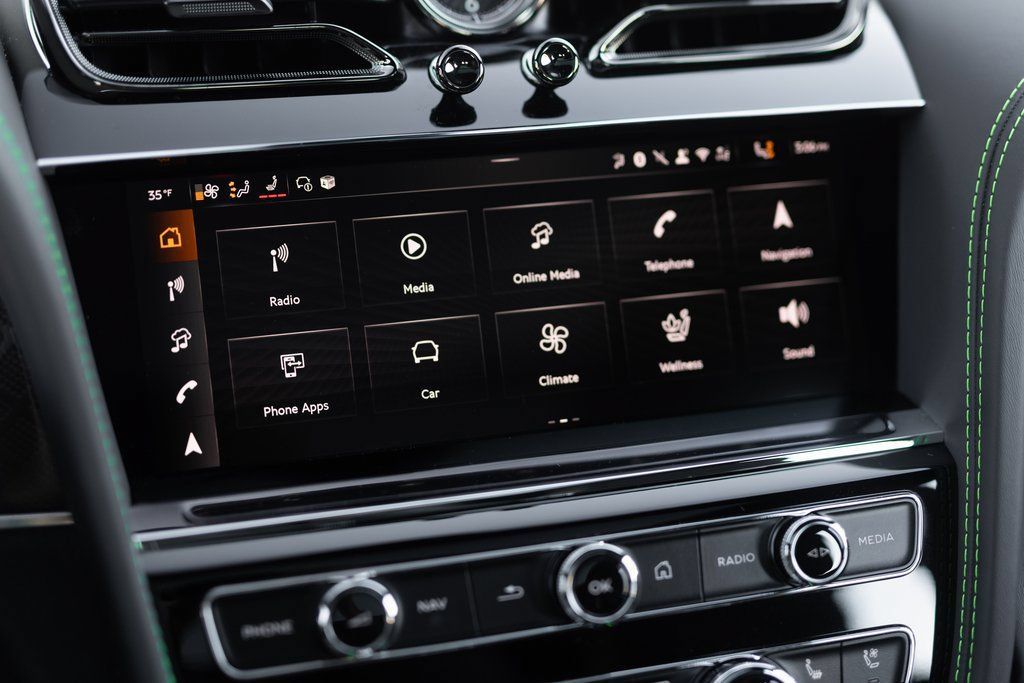 Used 2025 Bentley Bentayga AWD/4WD image 47