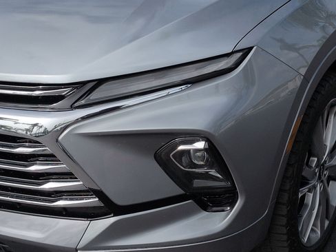 Used 2023 Chevrolet Blazer Premier w/ Driver Confidence II Package FWD image 6