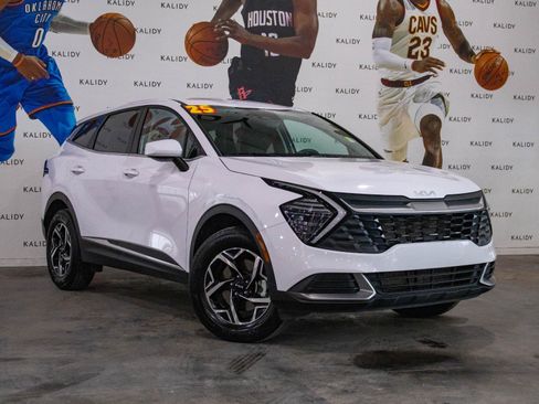 Used 2025 Kia Sportage LX AWD/4WD image 2