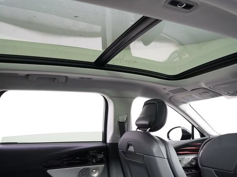 New 2026 Lincoln Nautilus Reserve AWD/4WD image 17