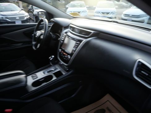 Used 2020 Nissan Murano SV image 32