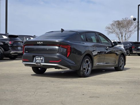 New 2026 Kia K4 LXS image 4