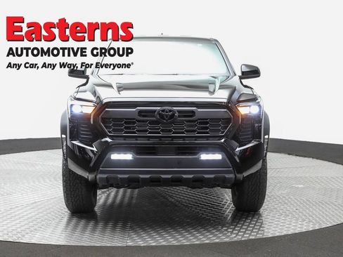 Used 2026 Toyota Tacoma TRD Off-Road AWD/4WD image 2