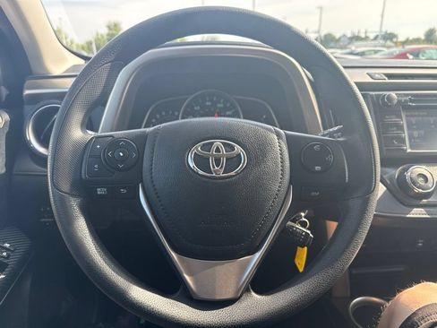 Used 2014 Toyota RAV4 LE FWD image 11