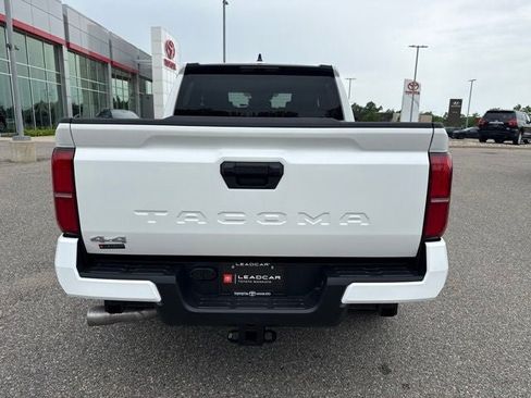 Used 2026 Toyota Tacoma SR5 AWD/4WD image 9