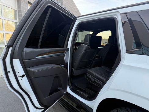 Used 2026 Cadillac Escalade Platinum Sport w/ LPO, ONYX Package image 30