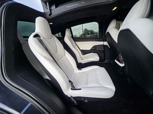 Used 2022 Tesla Model X image 68