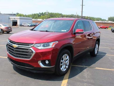 Used 2020 Chevrolet Traverse LT w/ LPO, Floor Liner Package AWD/4WD image 2