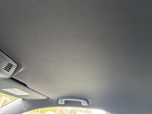 Used 2025 Volkswagen Atlas Cross Sport SE image 21