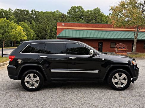 Used 2012 Jeep Grand Cherokee Overland AWD/4WD image 4