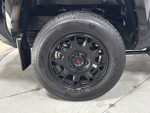 Certified 2025 Toyota Tacoma Limited image 22