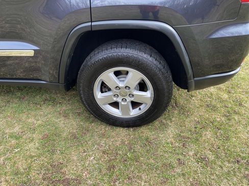 Used 2012 Jeep Grand Cherokee Laredo w/ Laredo E Group image 33